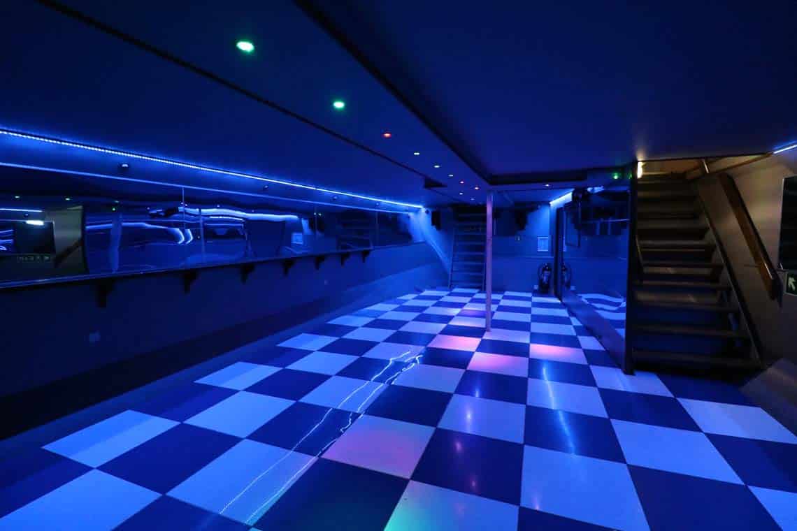 M.V Avontuur IV, Dance Floor