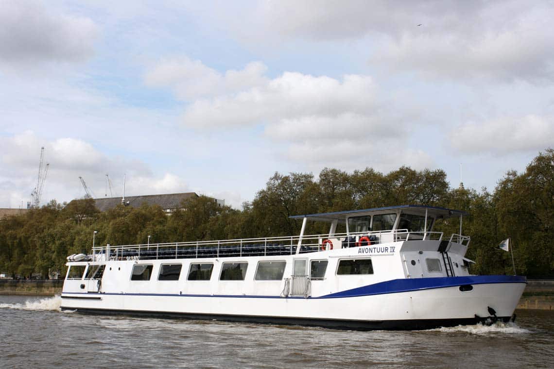 M.V Avontuur IV passing Victoria Tower Gardens