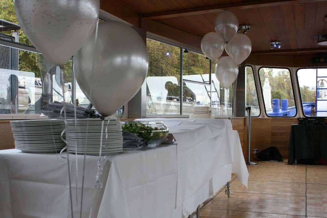 Private Charters & Dining Cruises