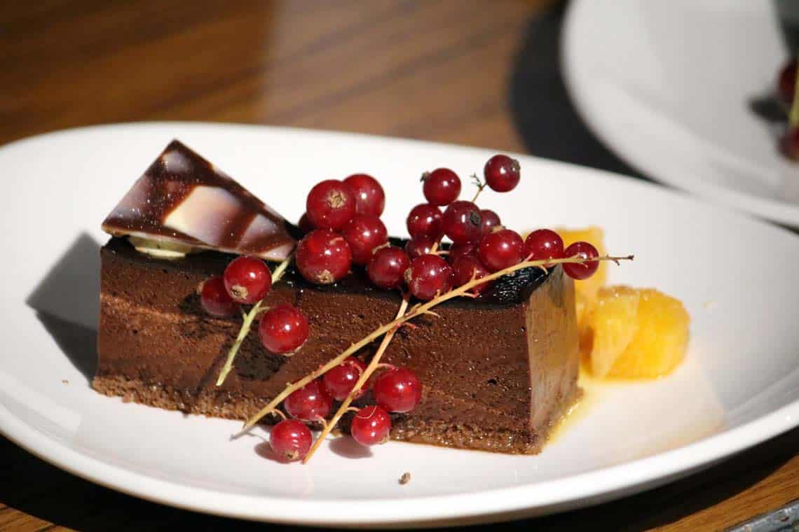 Chocolate Mouse with Caramelised Oranges (v)