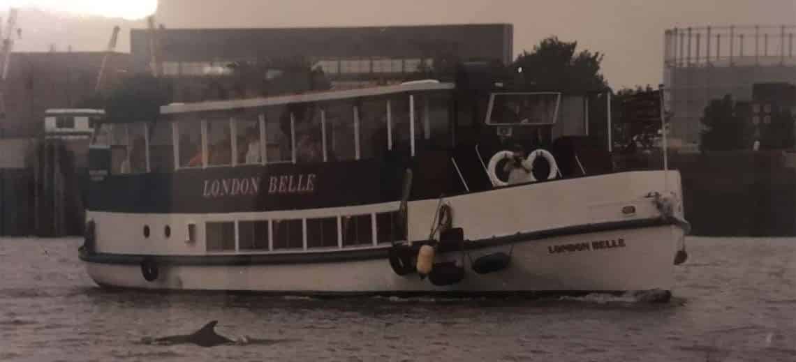 M.V London Belle passing Barrier Gardens Pier