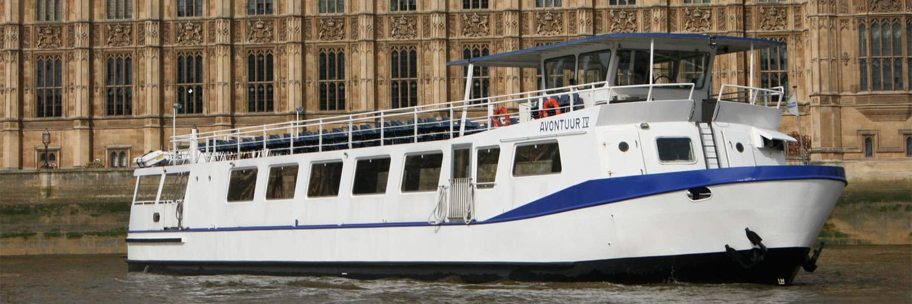 M.V Avontuur IV passing the New Palace of Westminster (Houses of Parliament)