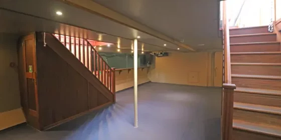 M.V Avontuur IV, Dance Floor