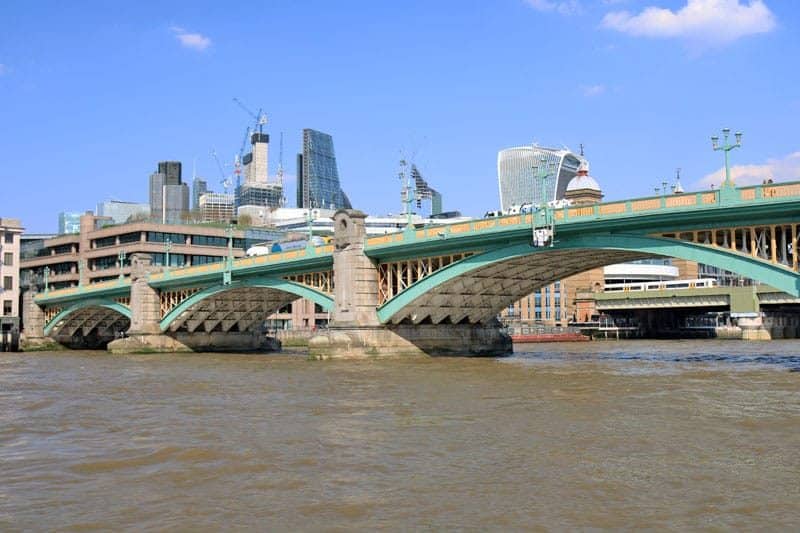 Southwark-Brücke, Oberer Pool