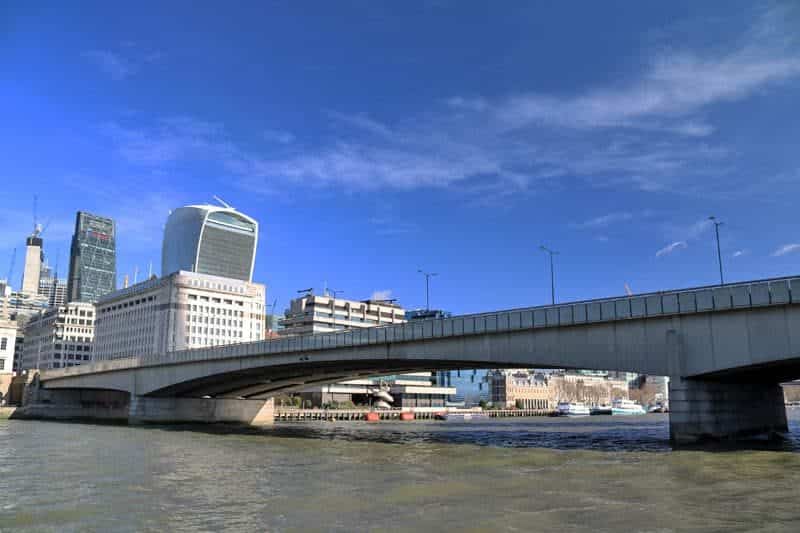 Pont de Londres, piscine supérieure