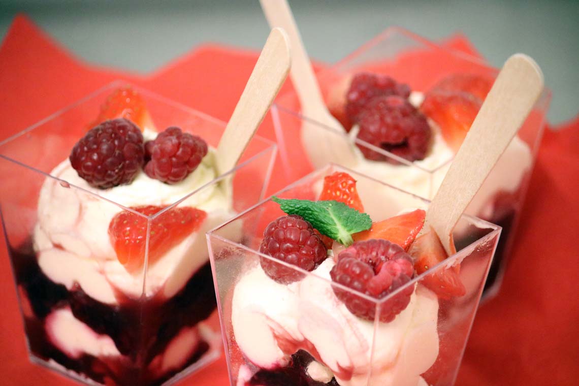 Mulled Wine Eton Mess (v)