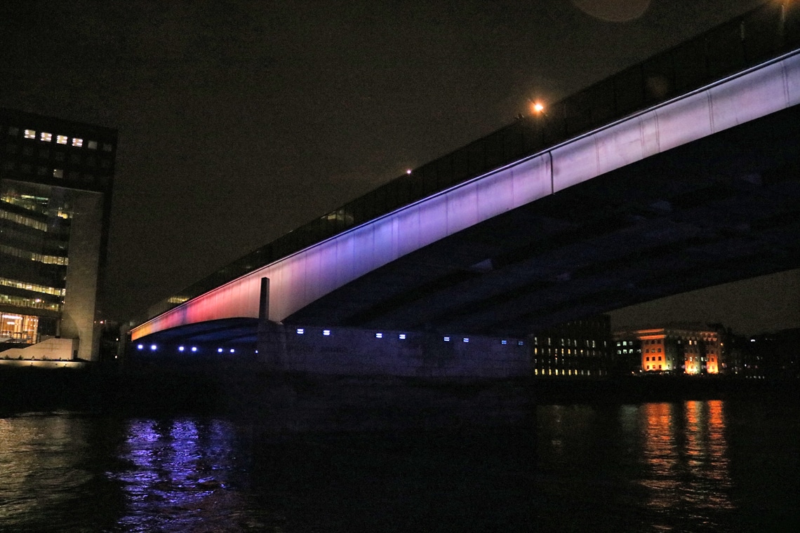 illuminated river boat tour london